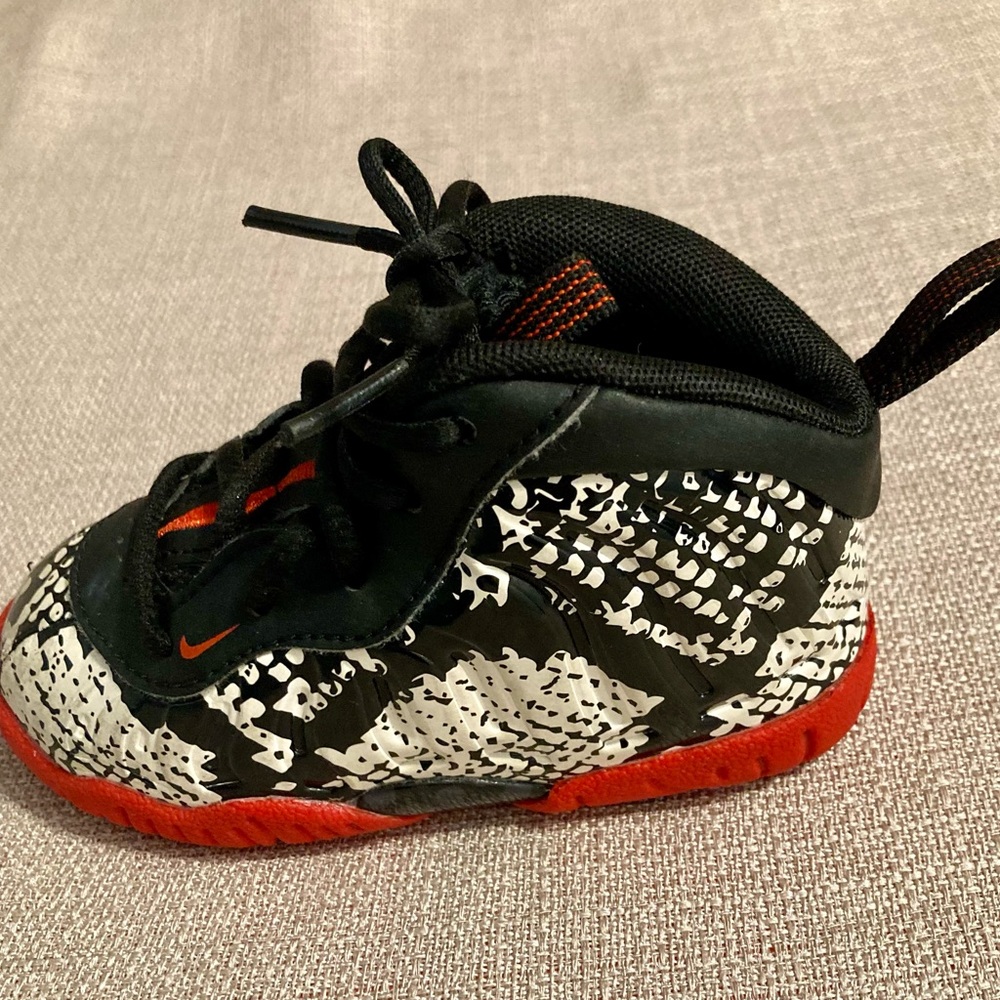 Nike Air Little Foamposite One Toddler Shoe Size 5C  Albino Snakeskin 723947-104